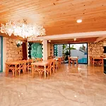 Dam Lara Hotel