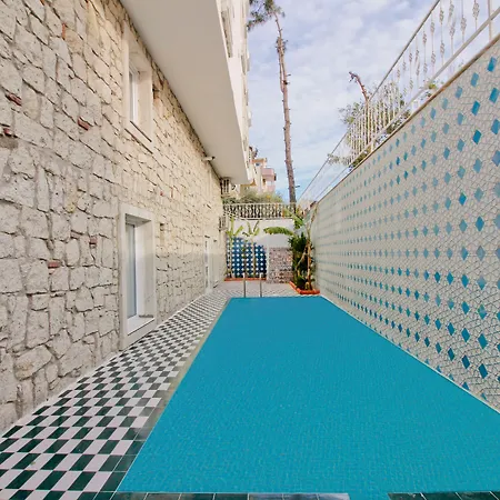 Отель Dam Lara 3*